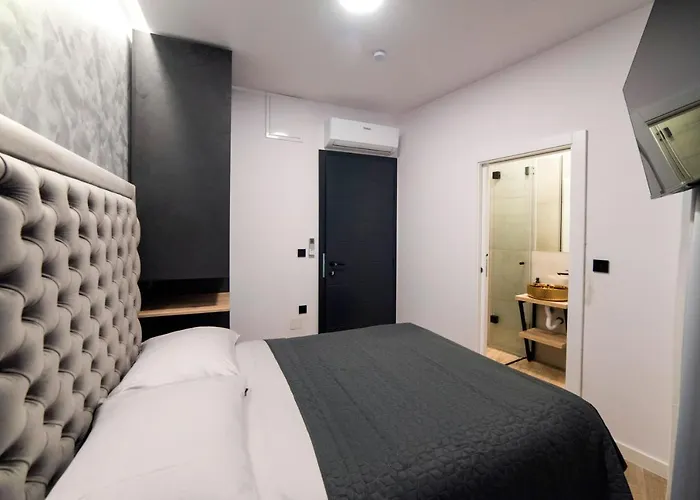 Liberty Rooms, 3Rd Floor, No Elevator