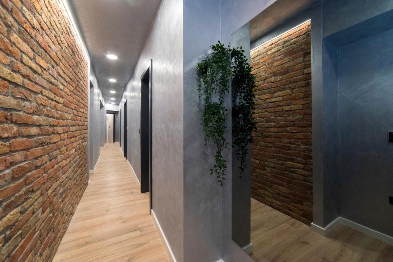 Liberty Rooms, 3rd Floor, No Elevator Apartment *